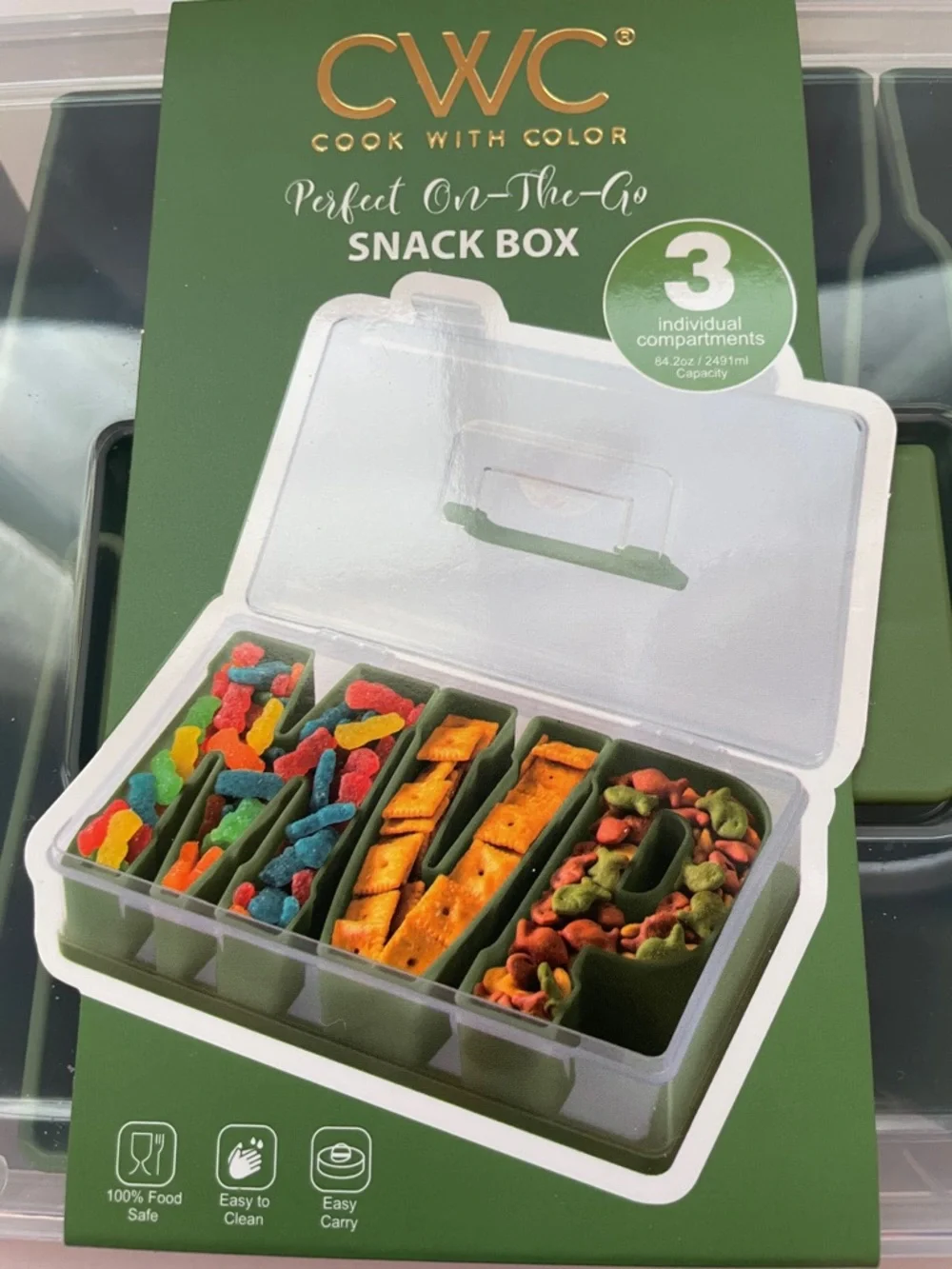 NWT Green Snack Box with 3 Compartments - Food Storage Organizer